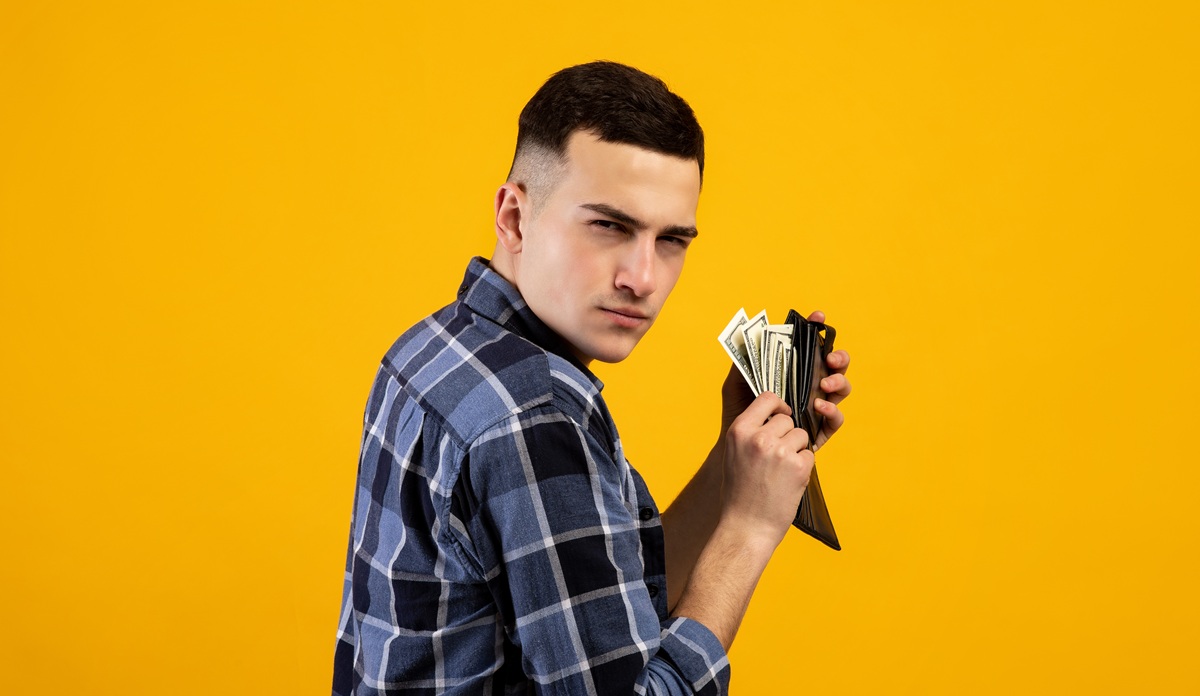 割り勘が基本！？ヒモ男と何が違うの？女たらしでケチな「ジゴロ男」の特徴とは…