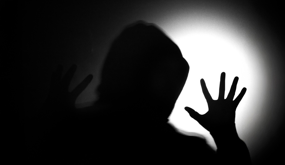 ストレスが溜まってるかも…夢占いにおける「追われる夢」を見た意味と心理とは？