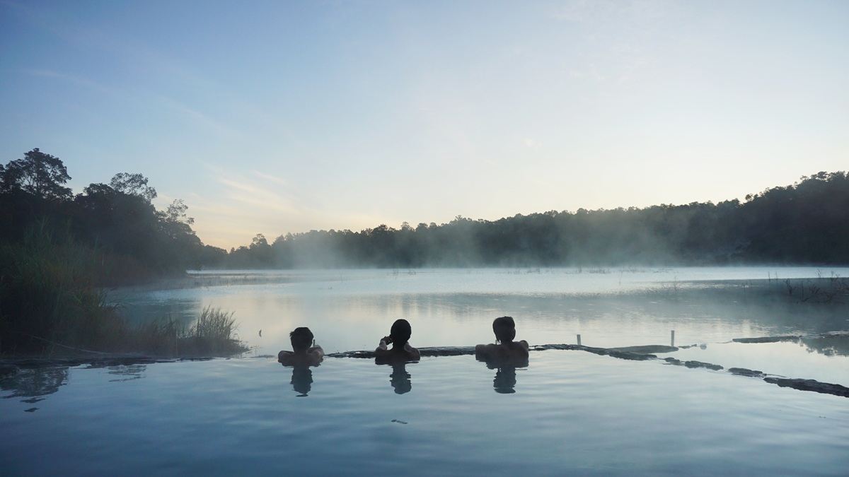 「温泉の夢」は疲れのサイン？夢占いで分かる心理状況と運気が好転するポイント！