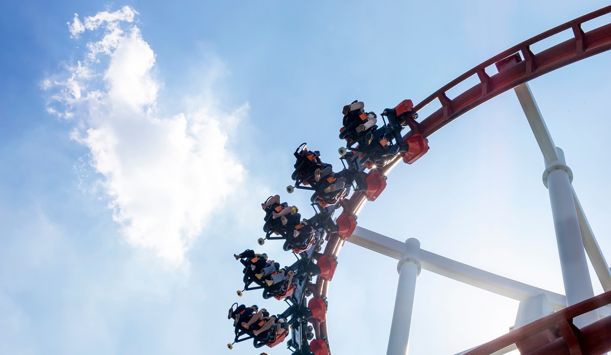 夢占い「ジェットコースターの夢」を見た意味と心理とは？何かが起きそうな予感！