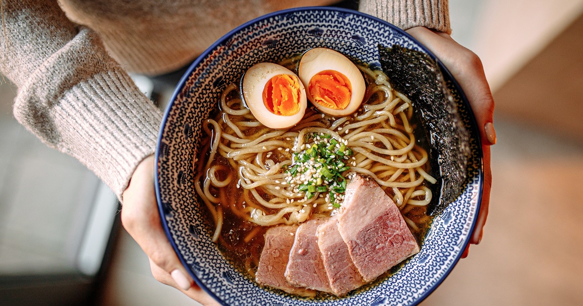 一人でラーメン食ってる女は美人？モテる要素と一人でラーメン屋に入る女性の特徴