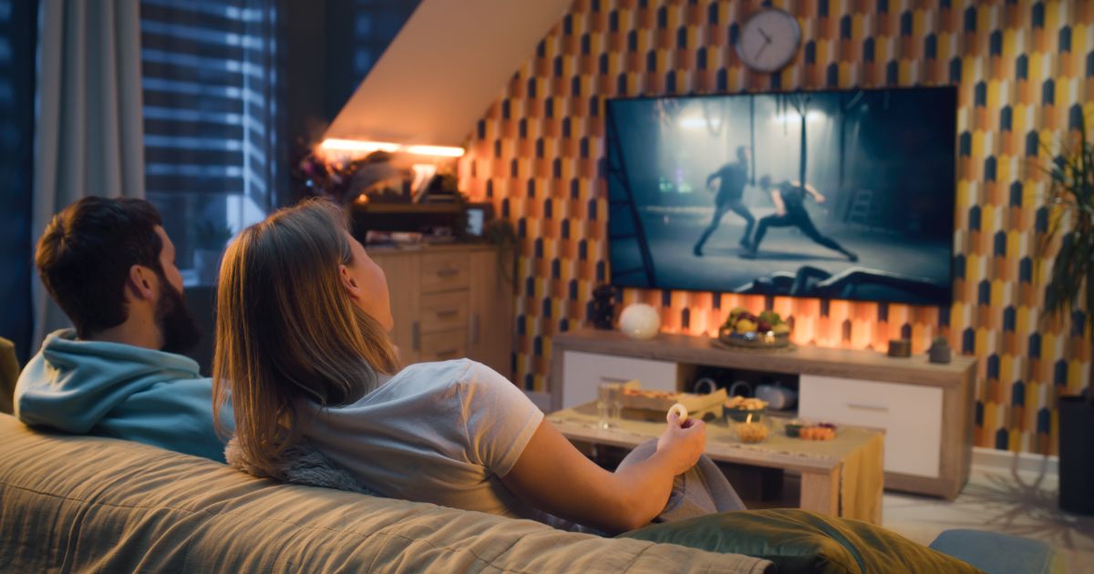 カップルで観たい映画ランキングを教えてください！寒い季節は外に出るのも億劫になるもの。そんなときはおうちデートで映画鑑賞なんていうのも定番ですよね。 そこで皆さ