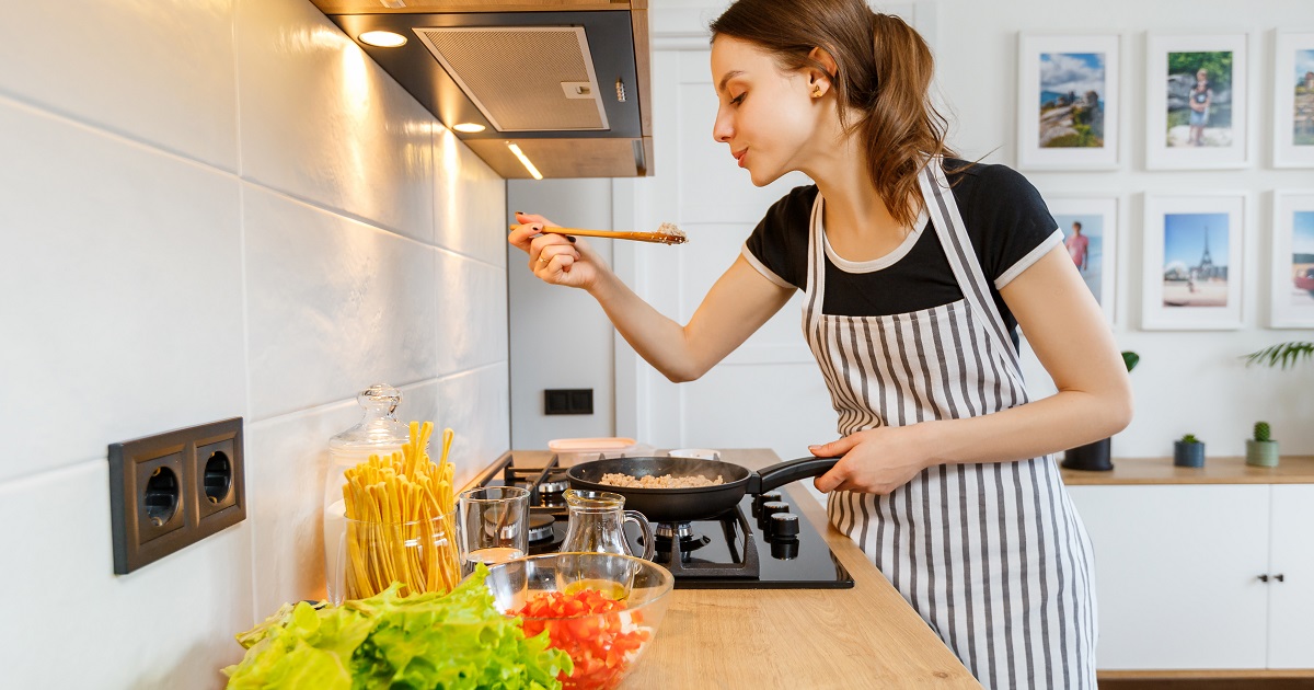 もし大好きな彼とお家デートで手作りのご飯をつくるならあなただったらどんな得意料理がありますか？大好きな彼に食べさせたい手料理はなんですか！？ わたしはモツ煮が大