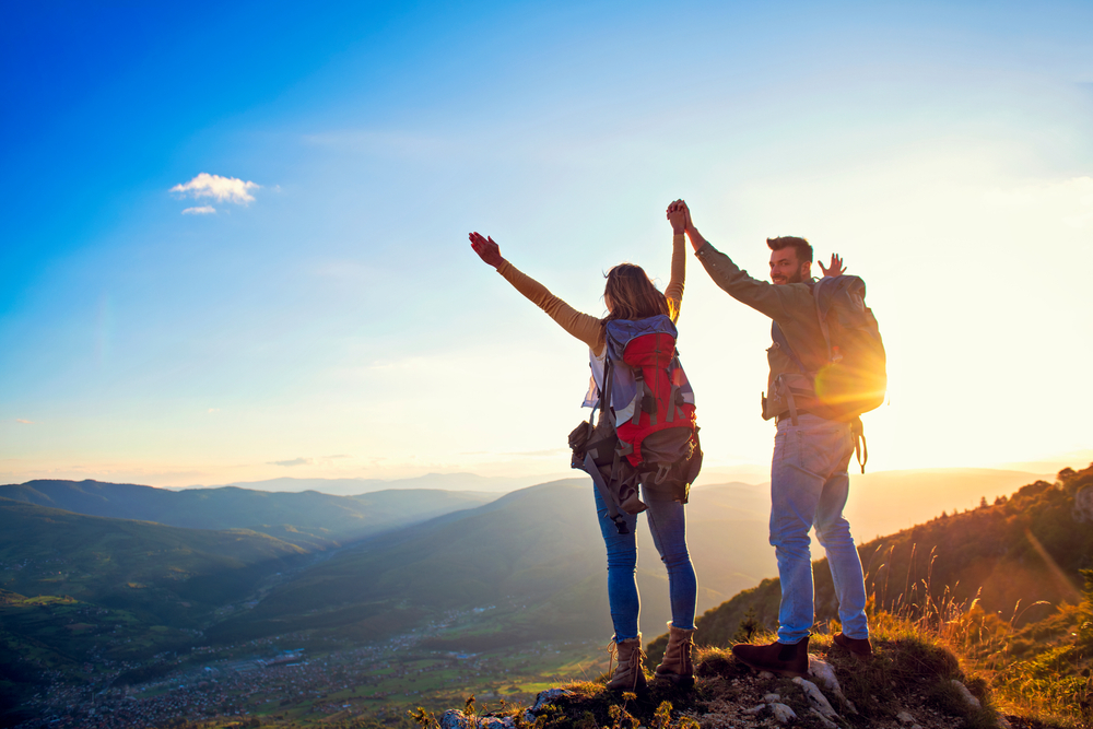 パートナーと登山にいくことになったらどこの山を登りたいですか？ 春になるとあたたかくなりはじめ登山デートに行くのもいいですよね。 緑の森林浴やきれいな景色や高山