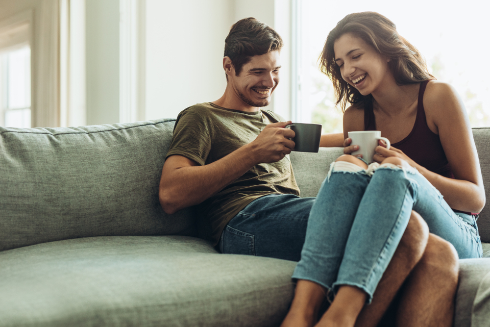 付き合っていると、誕生日や付き合った日など、特別な記念日がいくつもありますよね。 そんなときにもらうプレゼントって、相手の気持ちや関係の深さが感じられて、すごく