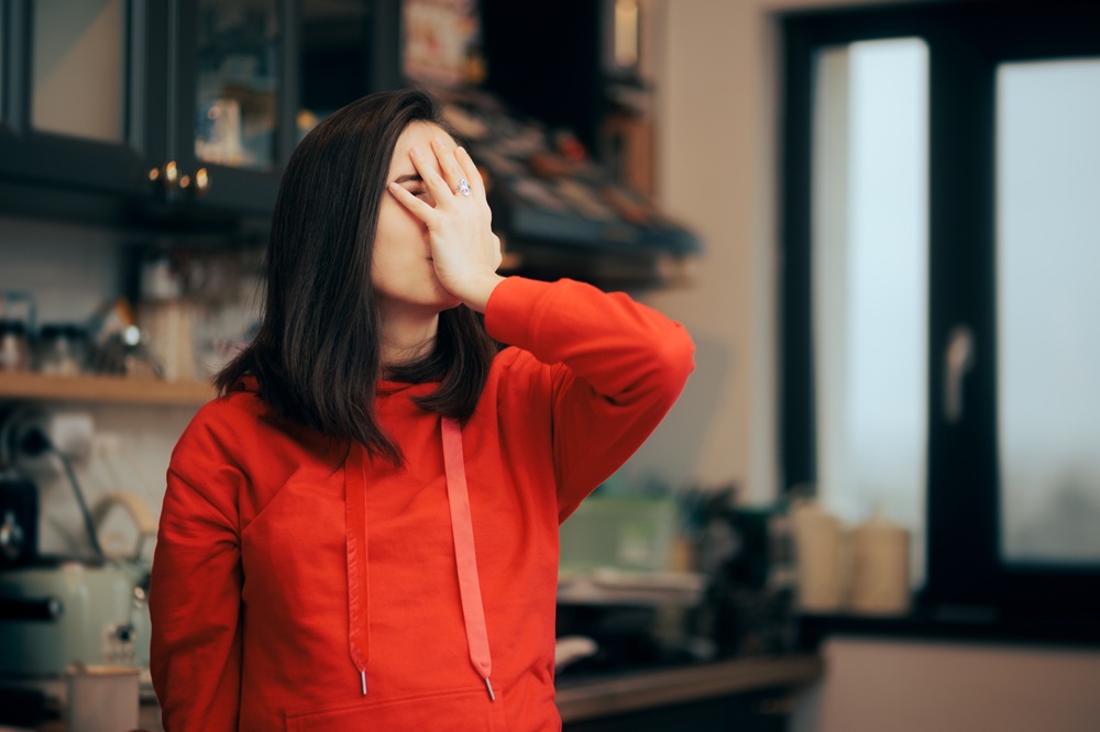 彼氏にイライラするのはなぜ でしょうか？付き合っている彼の些細な行動や言動でついイラっとしてしまい自分でも疲れてきました。例えば、デートの遅刻や連絡が遅いこと、