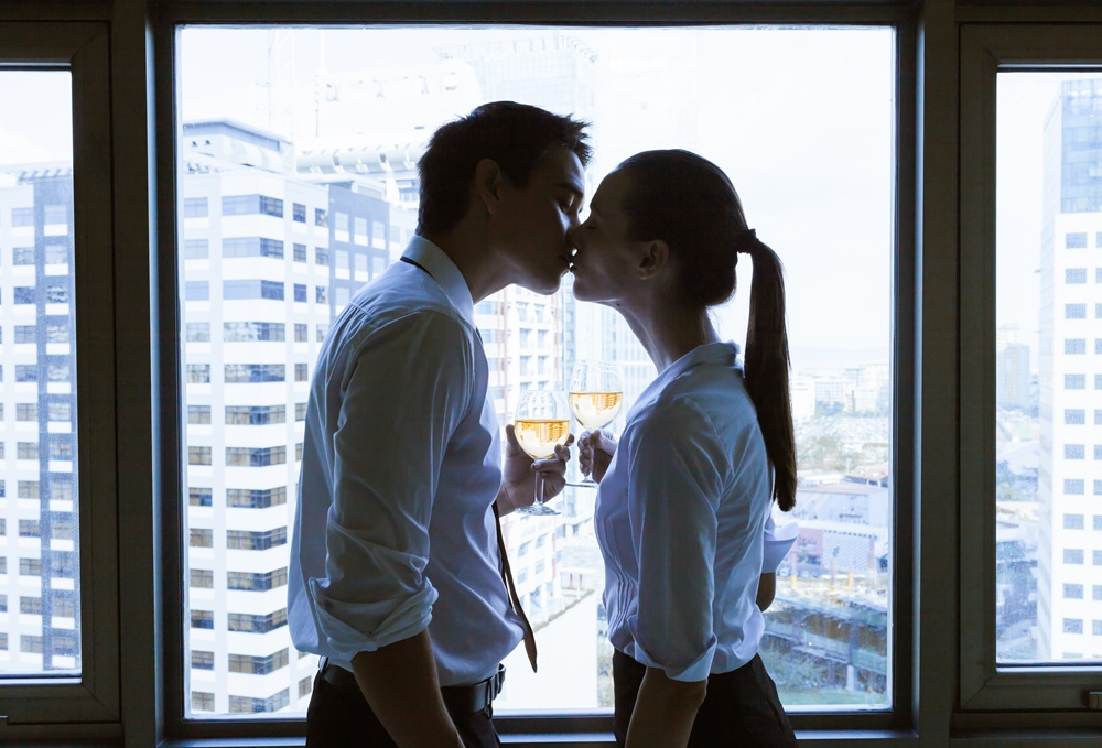 社内不倫がやめられない自分に戸