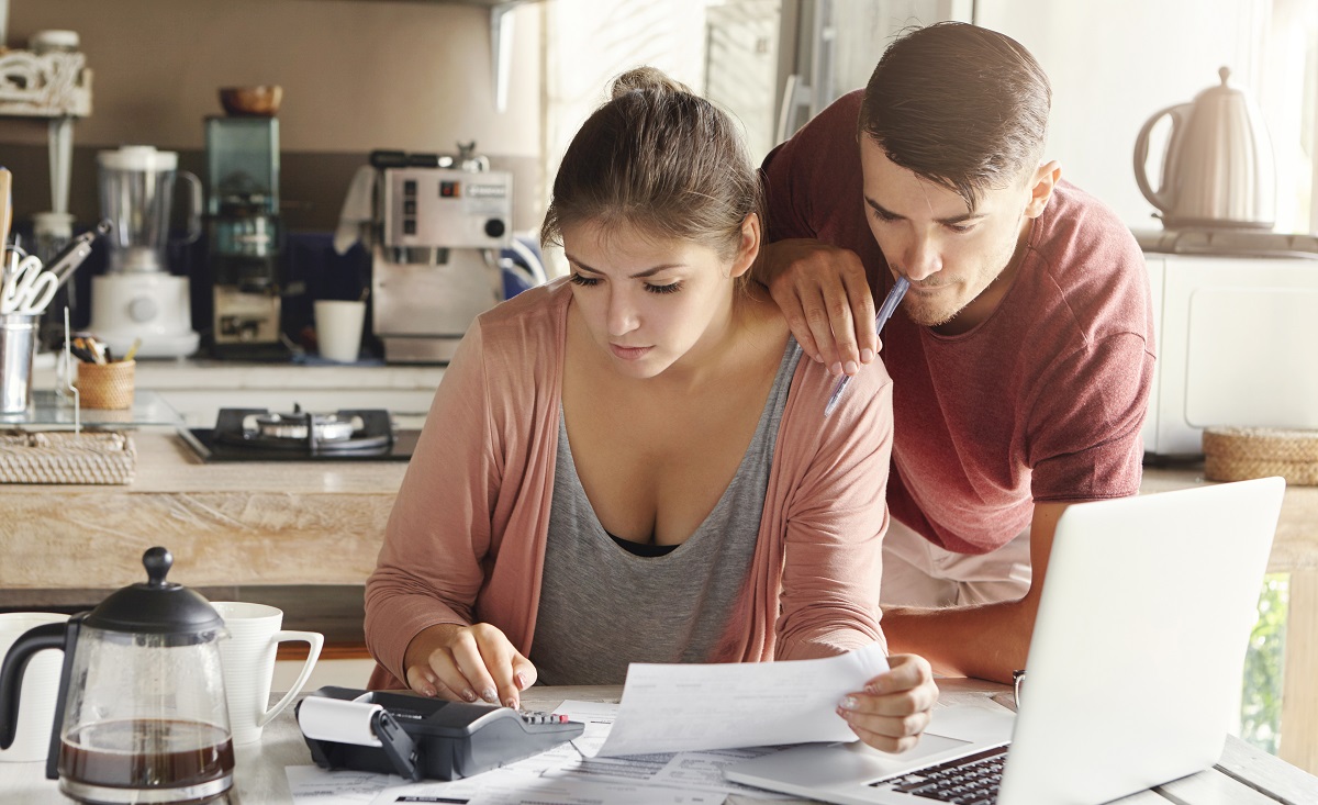 彼の収入が不安なあなたへ。マリッジブルーになった時の結婚前の対策と改善方法