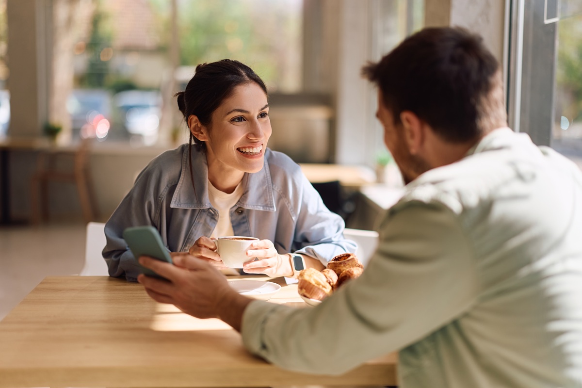 この人、好きかも、、と決定的に感じた瞬間ランキングを教えてほしいです。 恋愛って、じわじわ始まることもあれば、 「え、今ので一気に落ちたんだけど！？」みたいな瞬