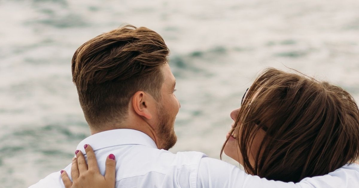 究極の2択質問です。キスorハグ、どちらかしかできないとしたらどちらを選びますか