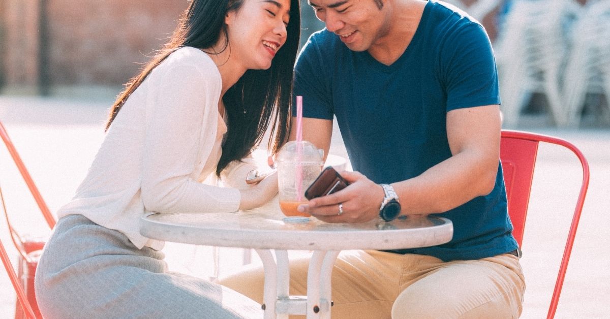 女性の方にお聞きします。男性のファッションでダサいと思うものを教えてください。「