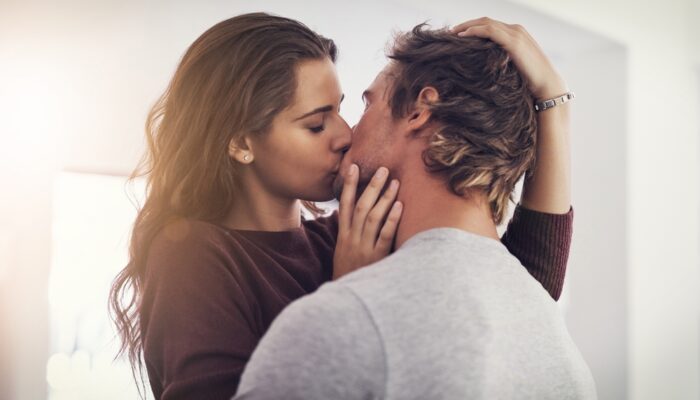 キスが上手い恋人は女
